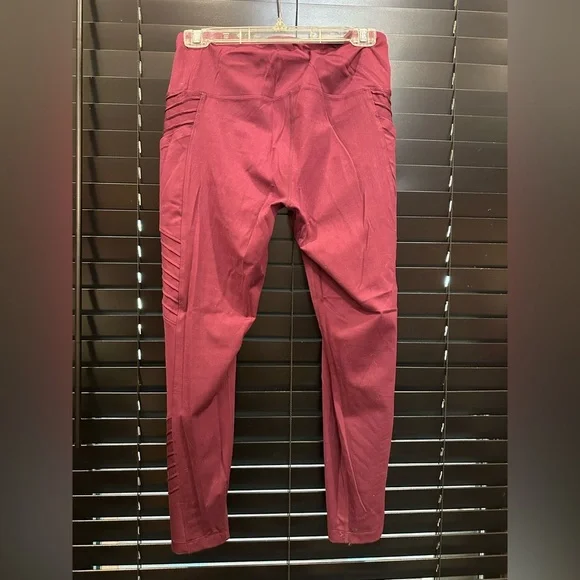 EUC Member's Mark Cinnamon Cherry Leggings - Picture 2 of 3